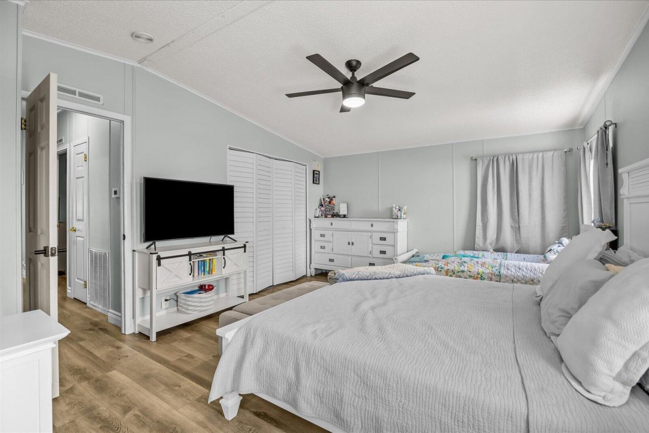 8110 SE Eagle Avenue, Hobe Sound, FL 33455 Photo