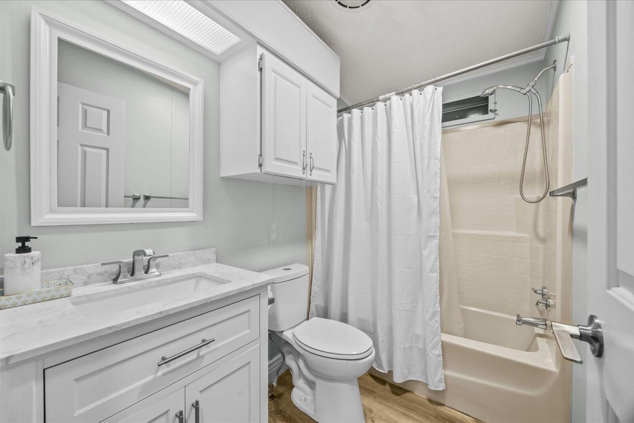 8110 SE Eagle Avenue, Hobe Sound, FL 33455 Photo