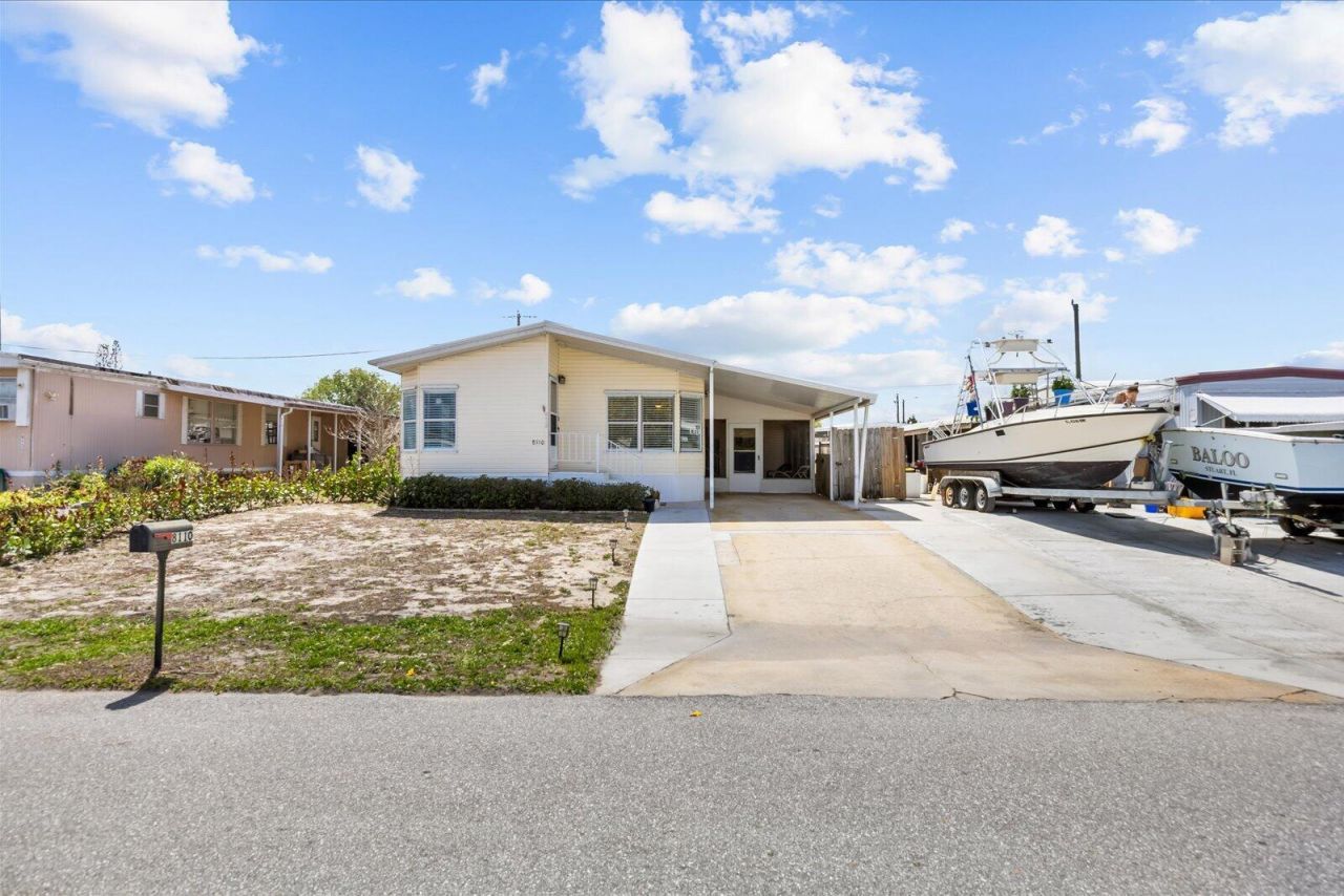 8110 SE Eagle Avenue, Hobe Sound, FL 33455 Photo