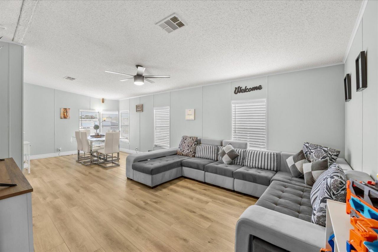 8110 SE Eagle Avenue, Hobe Sound, FL 33455 Photo