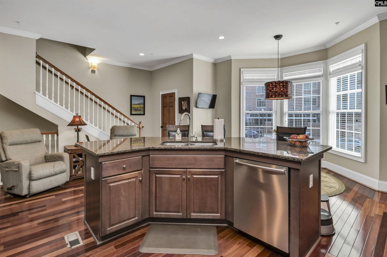 1127 Williams Street Photo 17