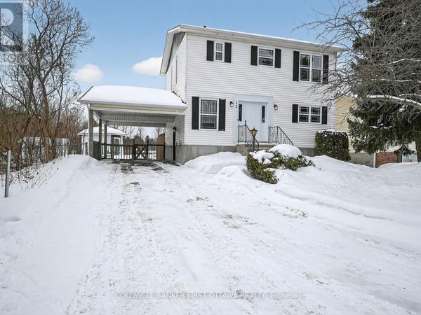 22 Poole Creek Crescent, Ottawa, ON K2S1T6