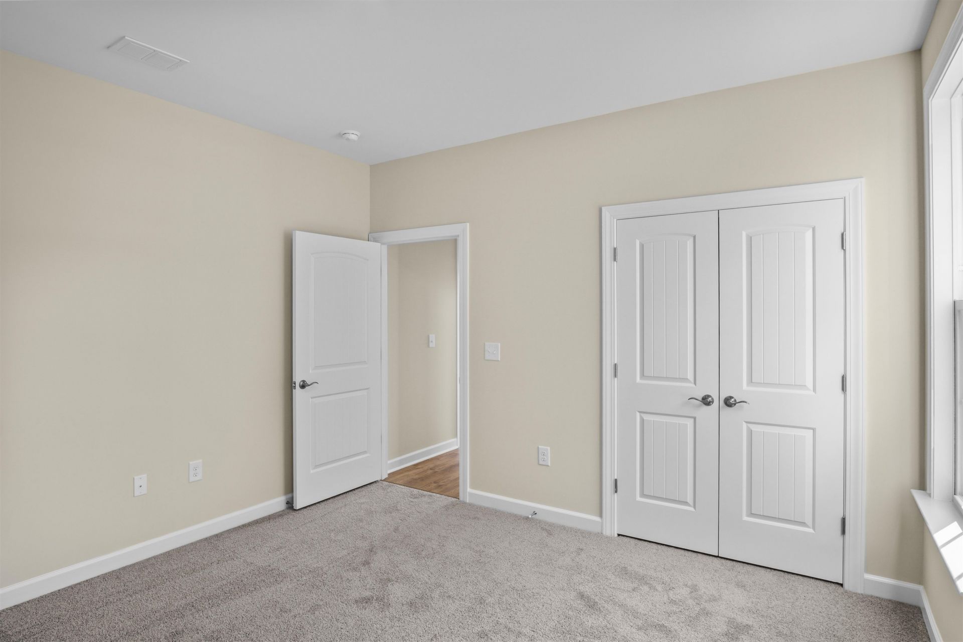 401 Starlit Way Photo 18