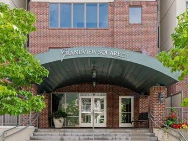 5225 Grandview Square, Unit 313, Edina, MN 55436
