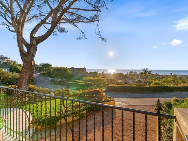2061 Seaview Ave., Del Mar, CA 92014