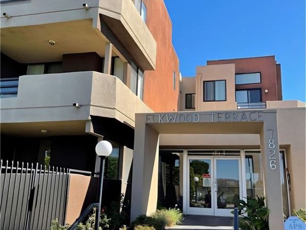 7826 Topanga Canyon, Unit 323, Canoga Park, CA 91304