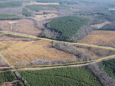 1 COMMUNITY HOUSE RD , KENTS STORE, VA 23084