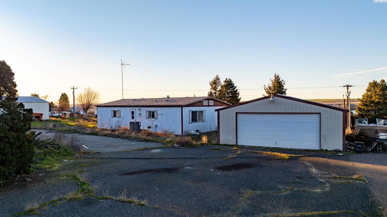 231 Harbor Blvd, Burbank, WA 99323 Main Photo