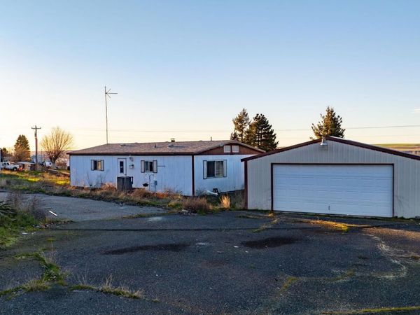 231 Harbor Blvd, Burbank, WA 99323