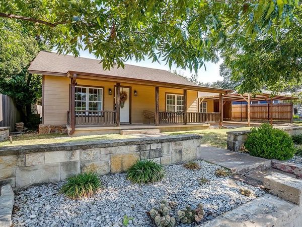 203 E 7th Street, Weatherford, TX 76086