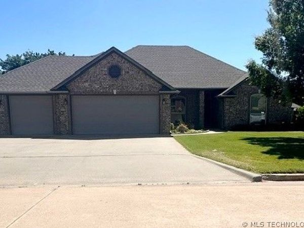 1002 Springfield Court, Durant, OK 74701