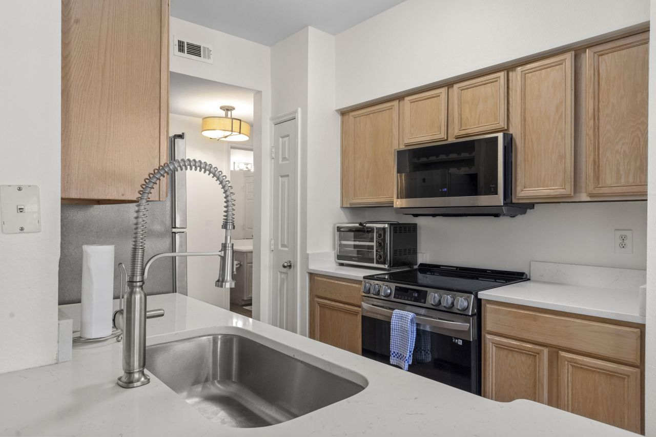 700 Daniel Ellis Drive Photo 15