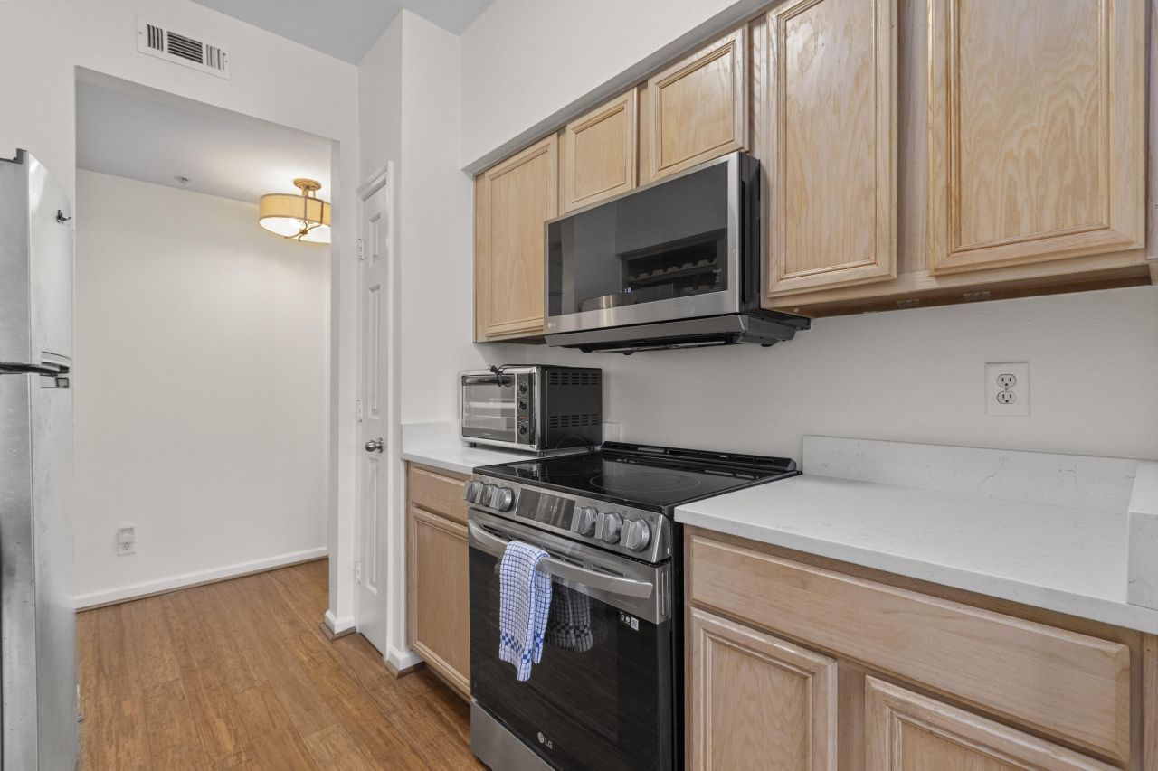 700 Daniel Ellis Drive Photo 16