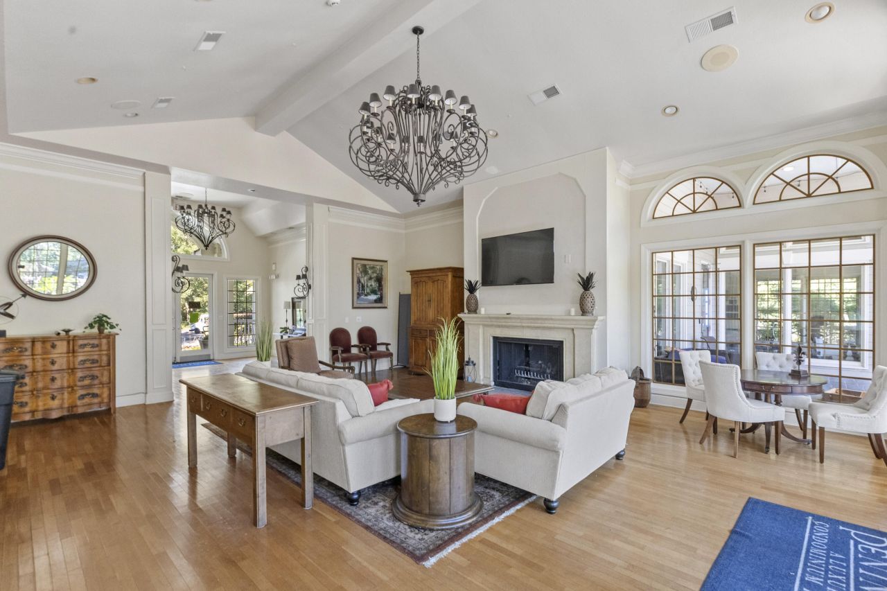 700 Daniel Ellis Drive Photo 35