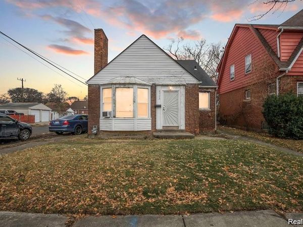 8362 CLOVERLAWN Street, Detroit, MI 48204