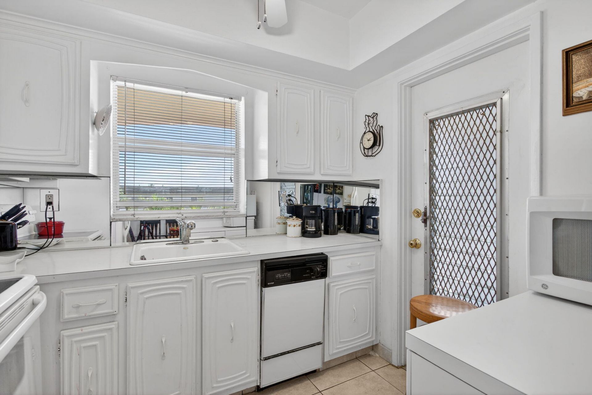 100 SE 6th Avenue, Unit 303, Pompano Beach, FL 33060 Photo