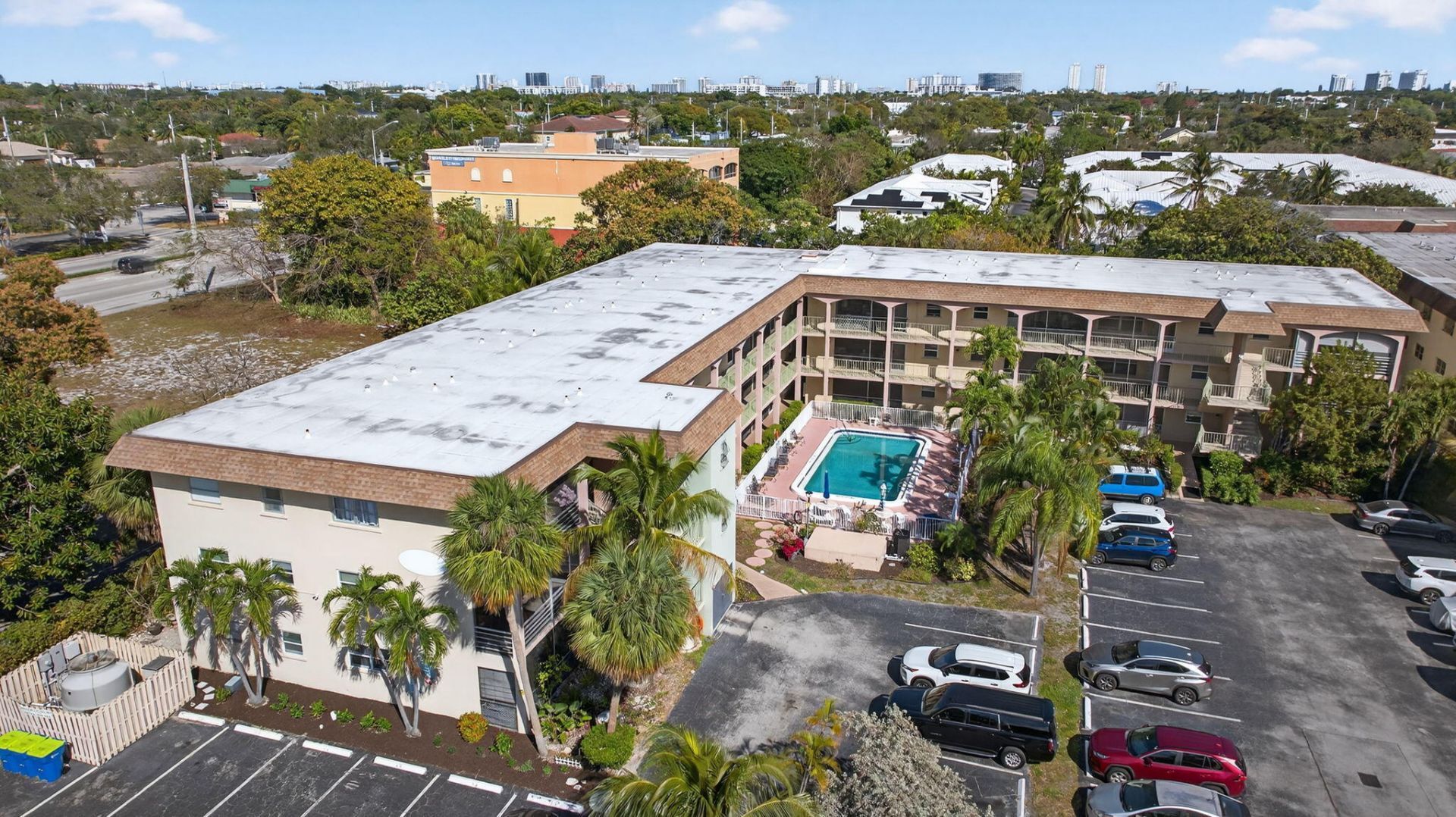 100 SE 6th Avenue, Unit 303, Pompano Beach, FL 33060 Photo