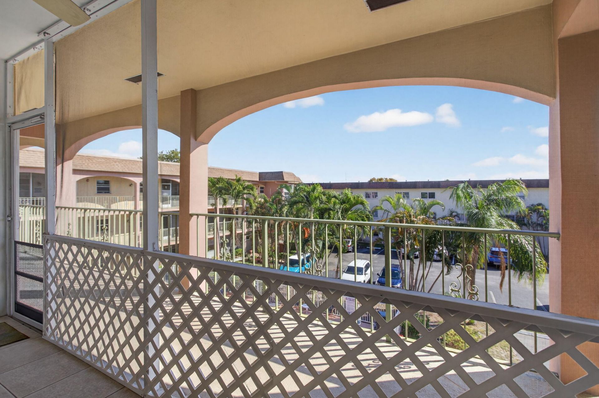 100 SE 6th Avenue, Unit 303, Pompano Beach, FL 33060 Photo