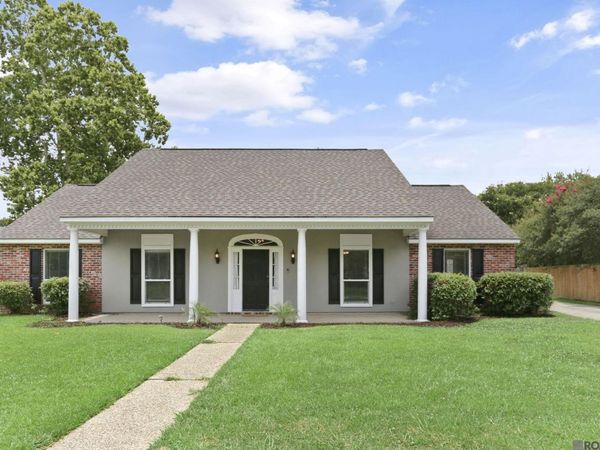 5364 River Meadow Dr, Baton Rouge, LA 70820