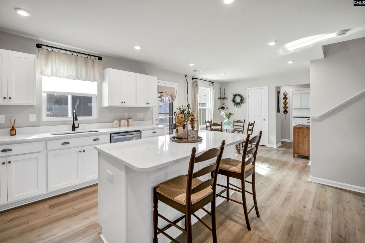 3043 Blue Brook Lane  Photo 10