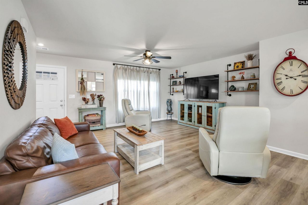 3043 Blue Brook Lane  Photo 6