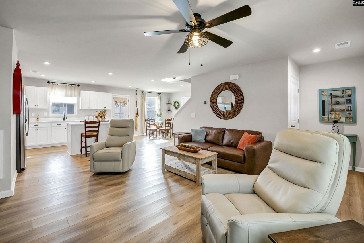 3043 Blue Brook Lane  Photo 7