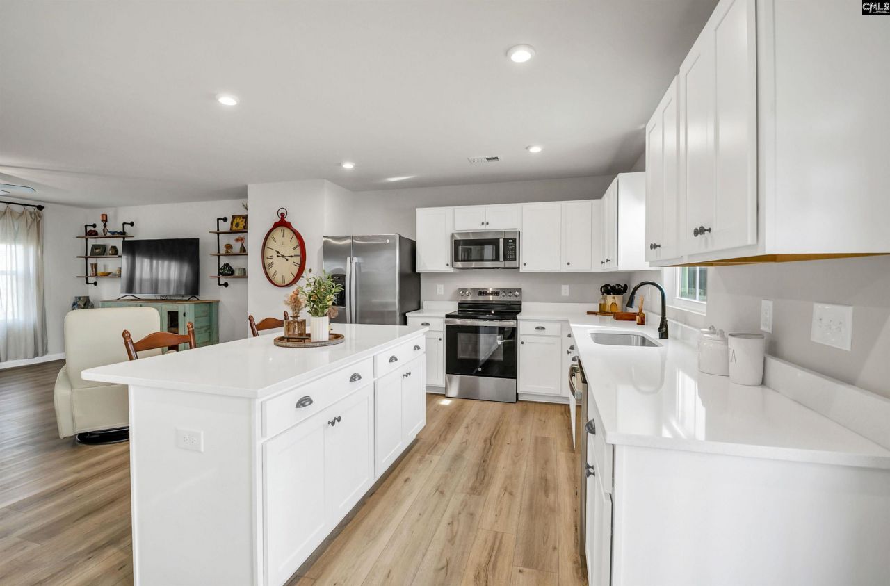 3043 Blue Brook Lane  Photo 9