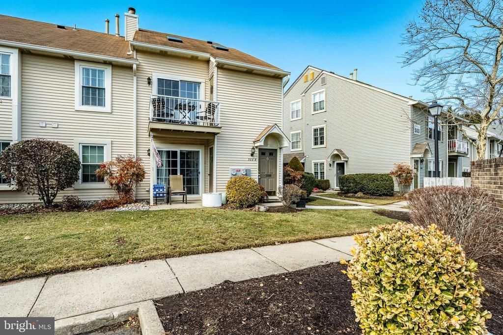 308 B Sedgefield Drive, Mount Laurel, NJ 08054 Main Photo