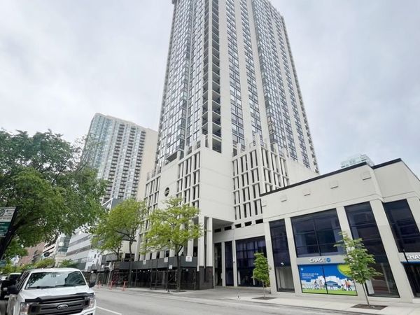 1122 N Clark Street , Unit 1702, Chicago, IL 60610