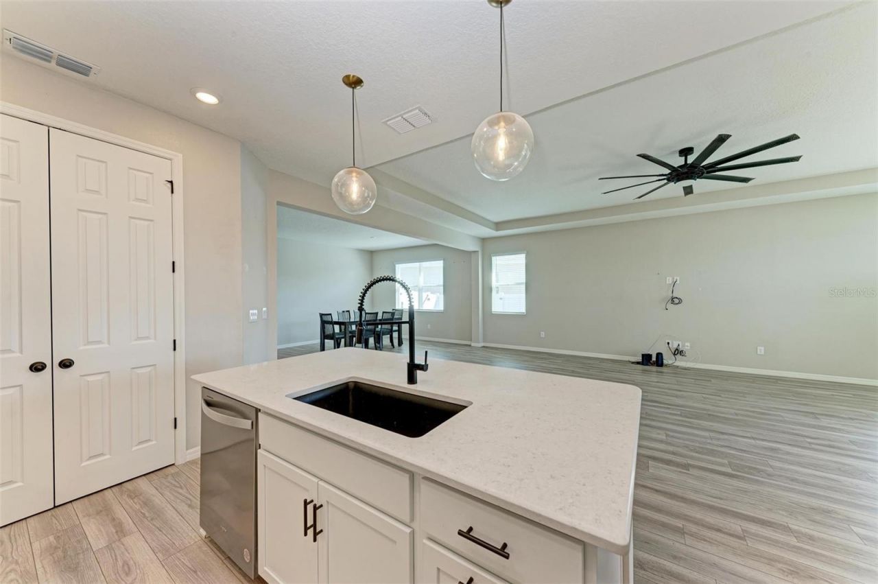 3519 74th Avenue Circle E, Sarasota, FL 34243 Photo