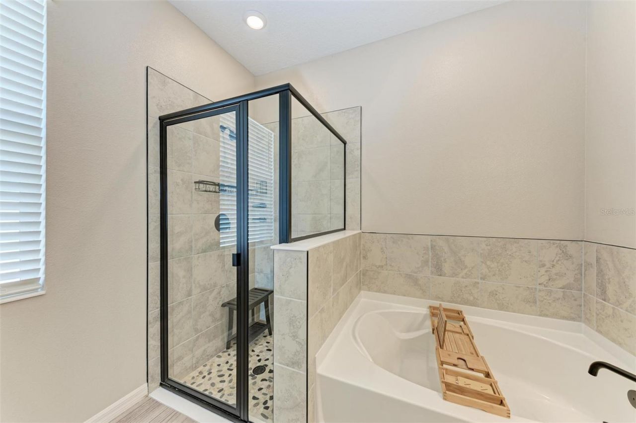 3519 74th Avenue Circle E, Sarasota, FL 34243 Photo