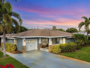 416 SUNSET DRIVE , VENICE, FL 34285