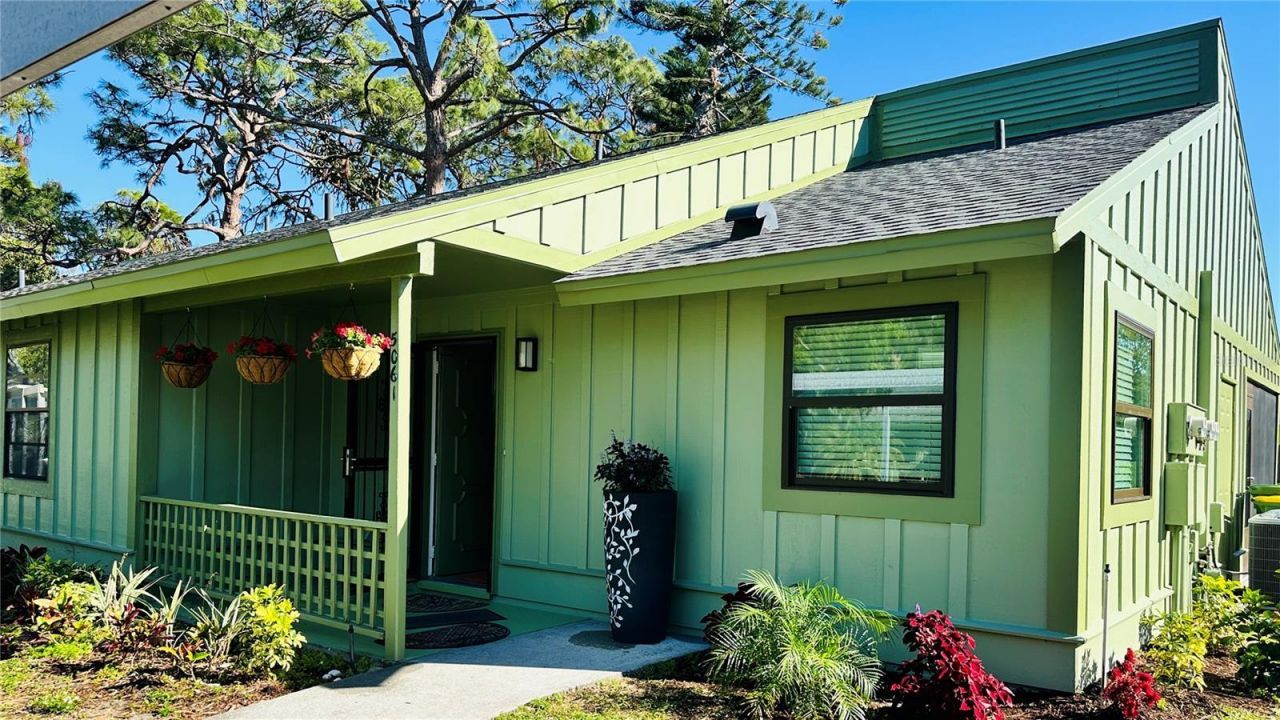5061 Barrington Circle, Unit 1302, Sarasota, FL 34234 Photo