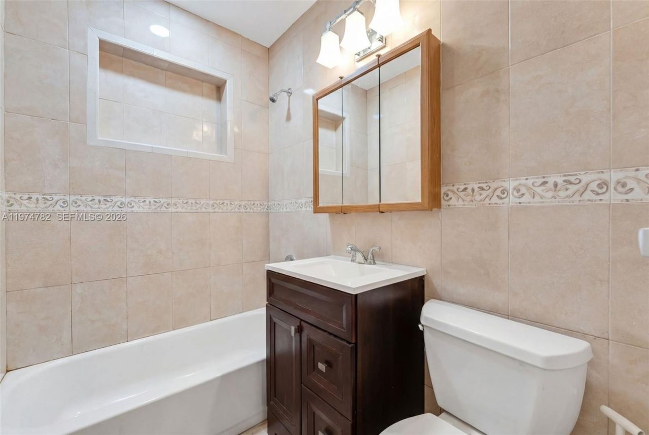 480 NE 109th St, Miami, FL 33161 Photo