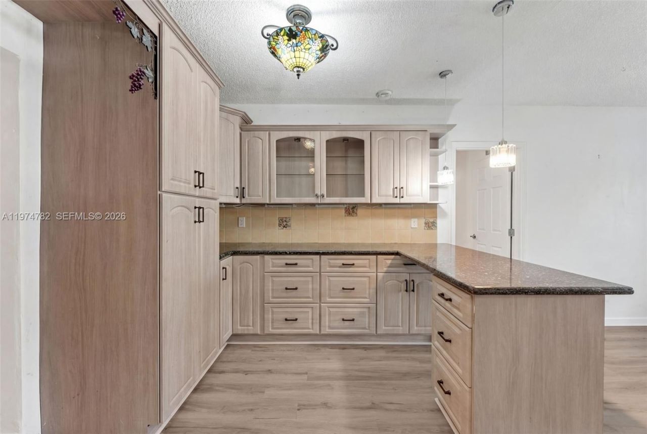 480 NE 109th St, Miami, FL 33161 Photo