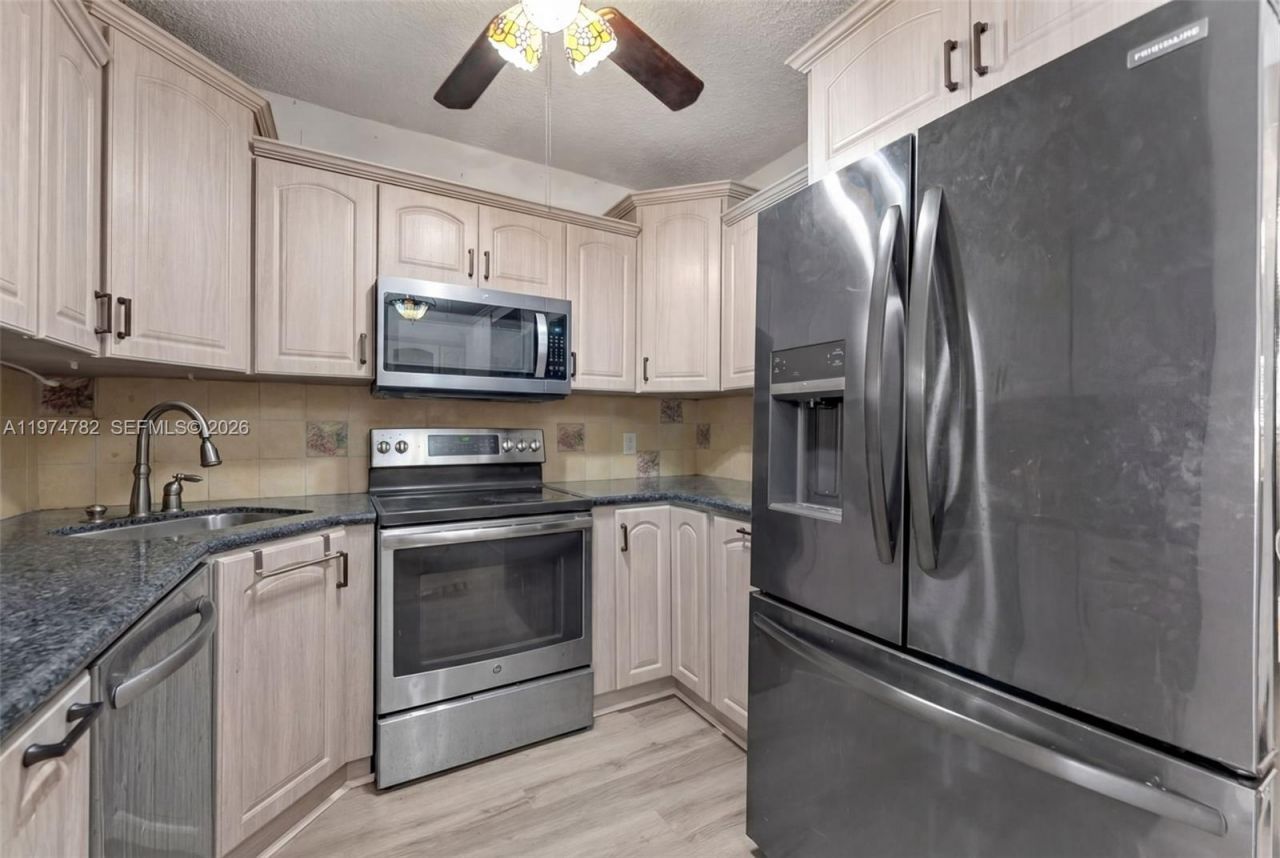 480 NE 109th St, Miami, FL 33161 Photo