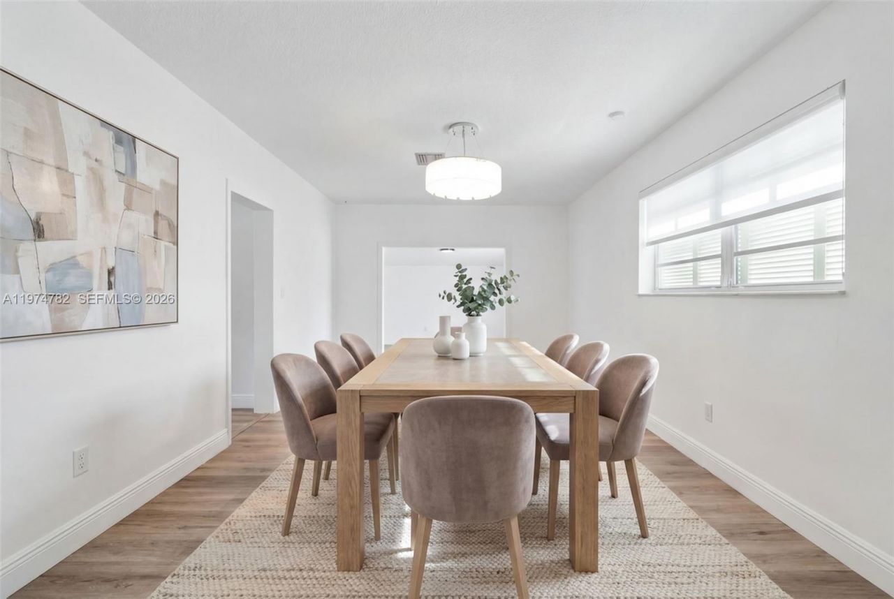 480 NE 109th St, Miami, FL 33161 Photo