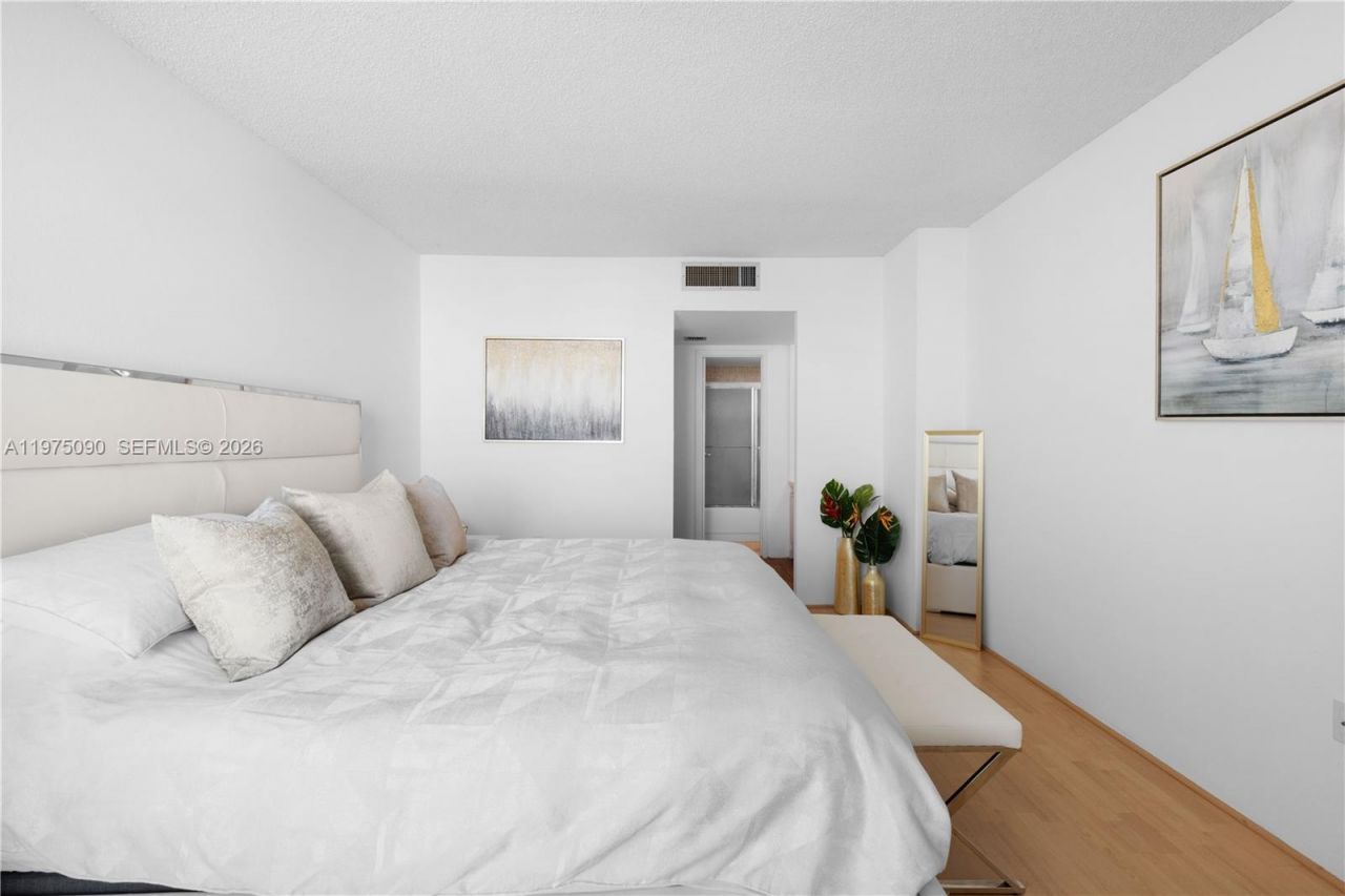 3625 N Country Club Dr, Unit 1401, Aventura, FL 33180 Photo