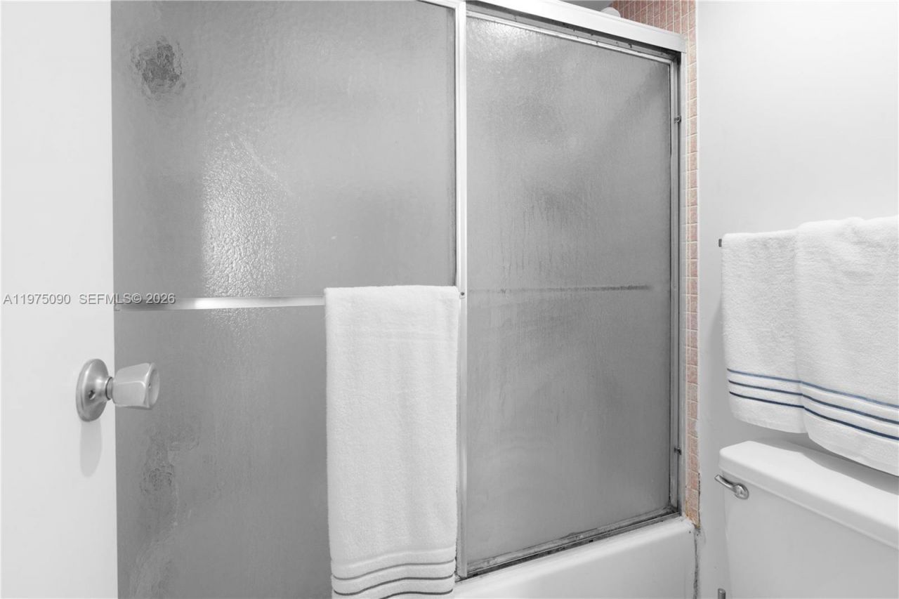 3625 N Country Club Dr, Unit 1401, Aventura, FL 33180 Photo