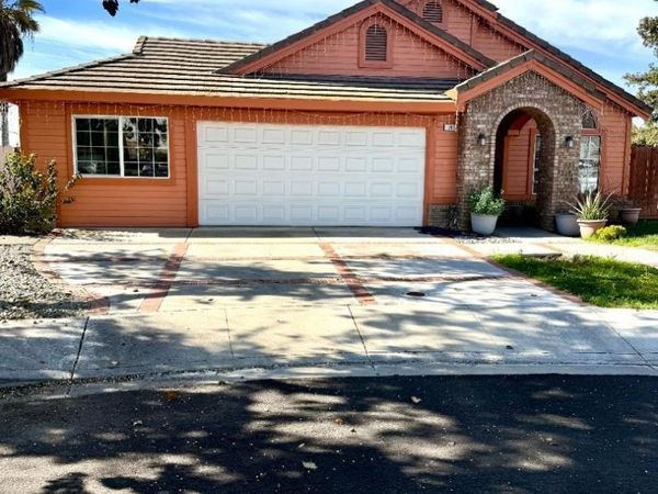 1363 Merganser Court, Newman, CA 95360