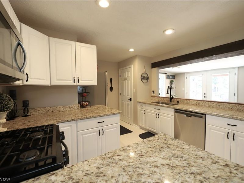 1916 Hathaway Drive , Brunswick, OH 44212 Photo 2