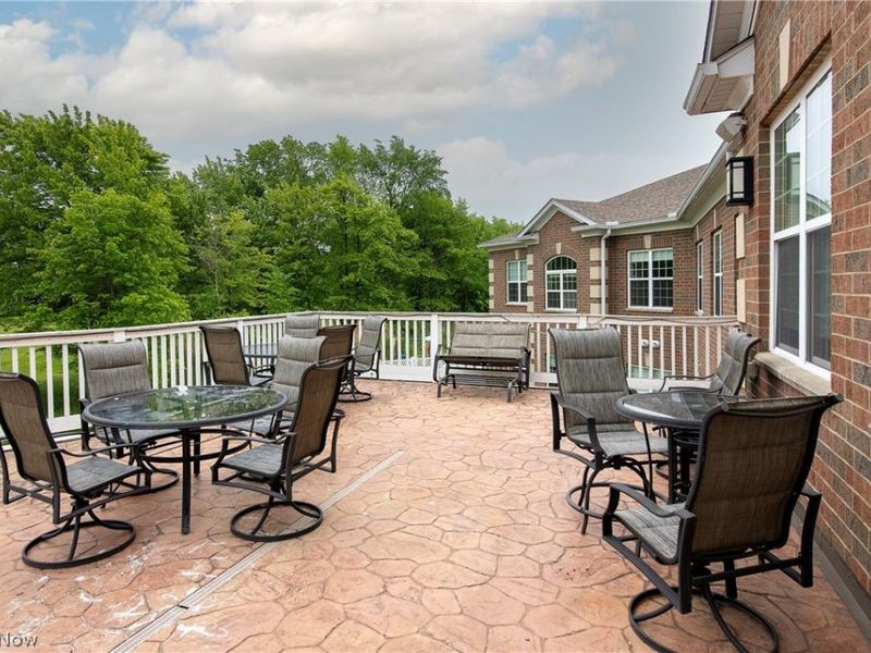 387 Golfview Lane , Highland Heights, OH 44143 Photo 10