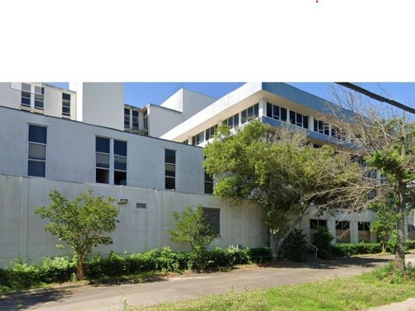 820 Clarksville Street , Paris, TX 75460