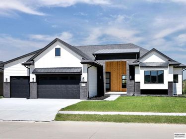 5802 N 213th Avenue , Elkhorn, NE 68022