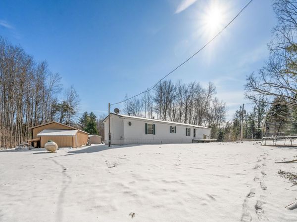 22132 15th Ave, Sears, MI 49679