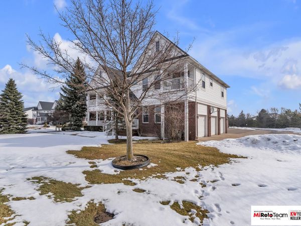 29104 Philadelphia Drive, New Baltimore, MI 48051