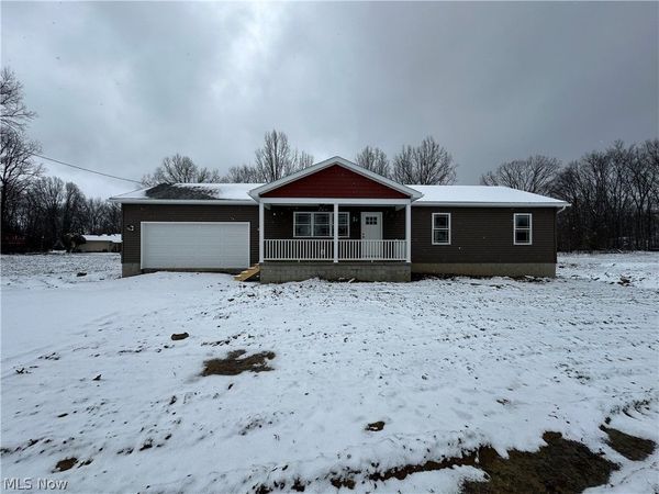 32 Maranatha Drive , Youngstown, OH 44505