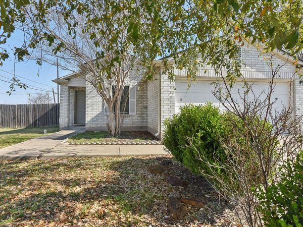 101 Bandara Woods BLVD , Elgin, TX 78621