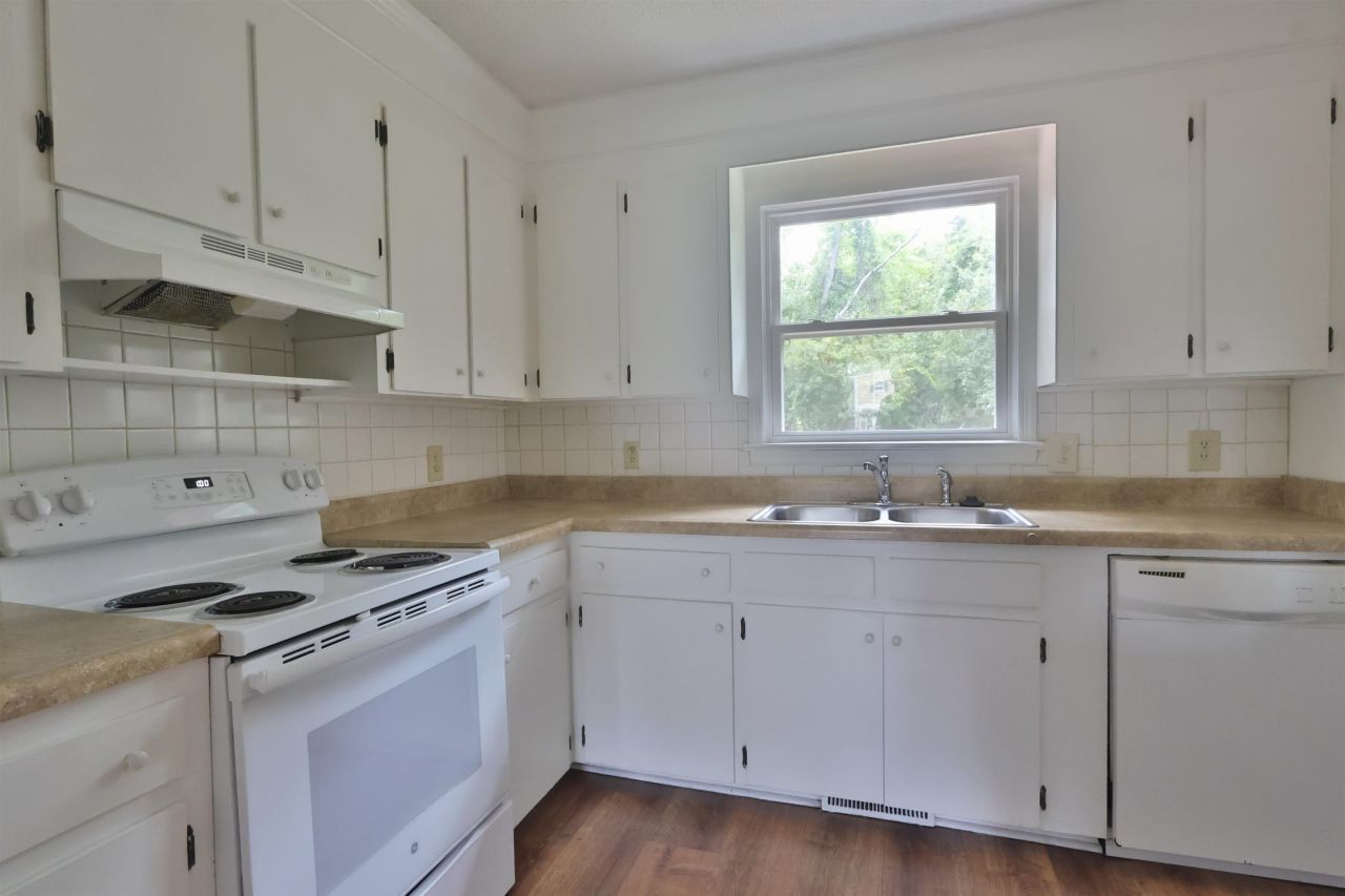 634 Hagley Dr. Photo 10