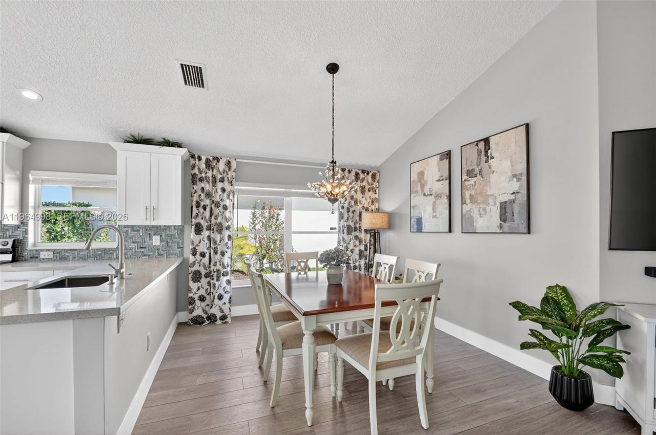 7599 Santee Ter, Lake Worth, FL 33467 Photo